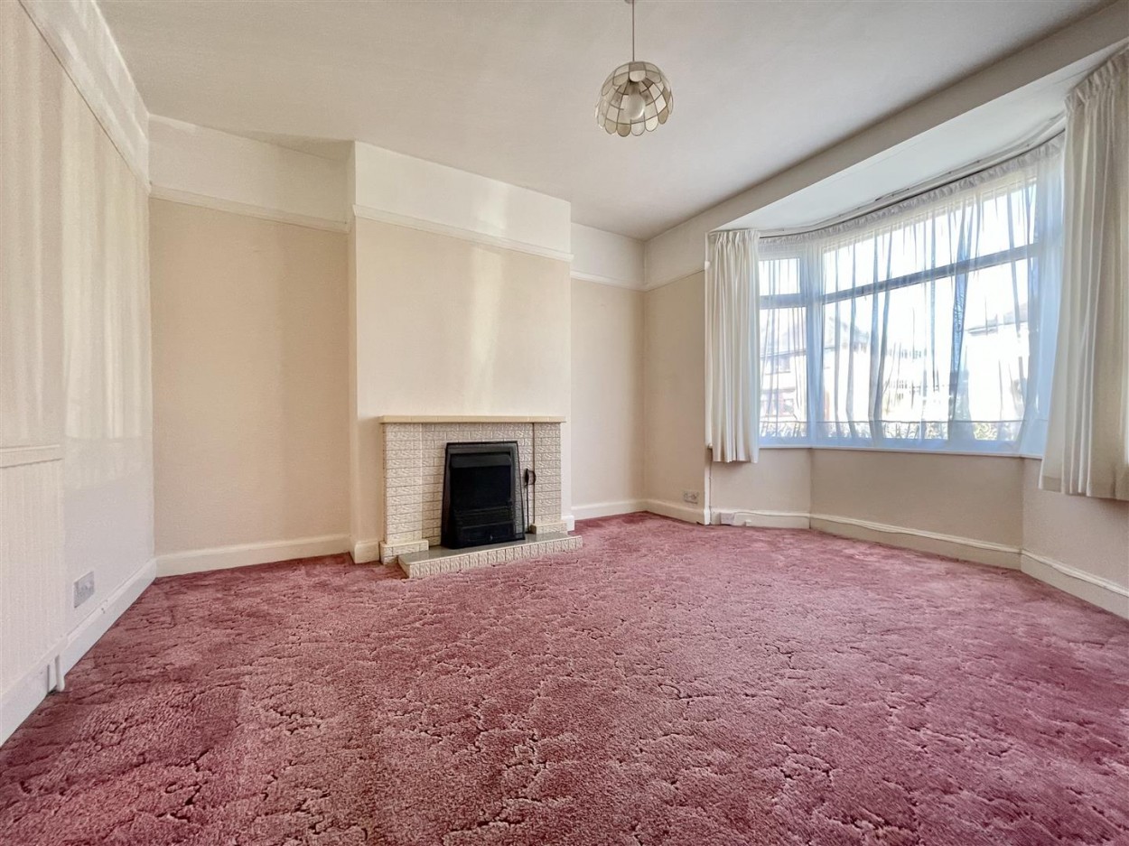 Sitting Room/Dining Room