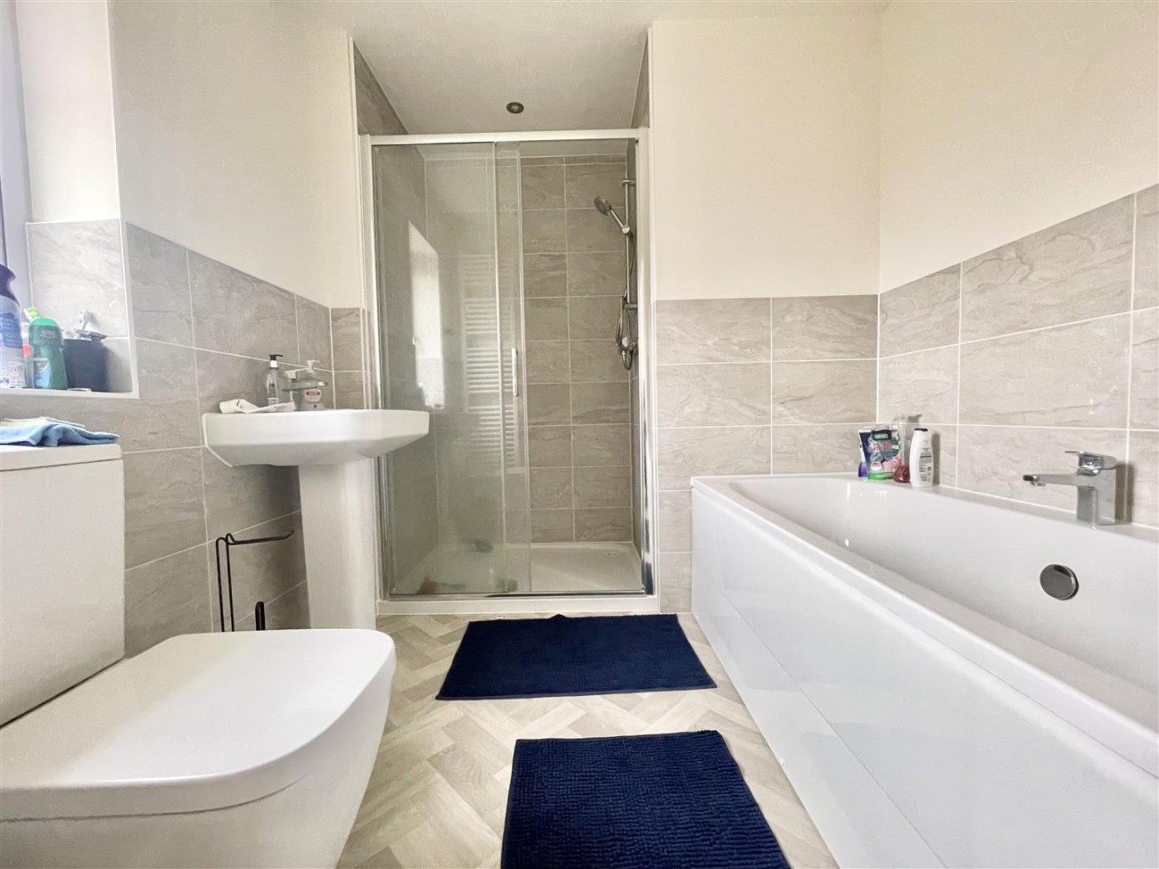En- Suite Bath & Shower Room