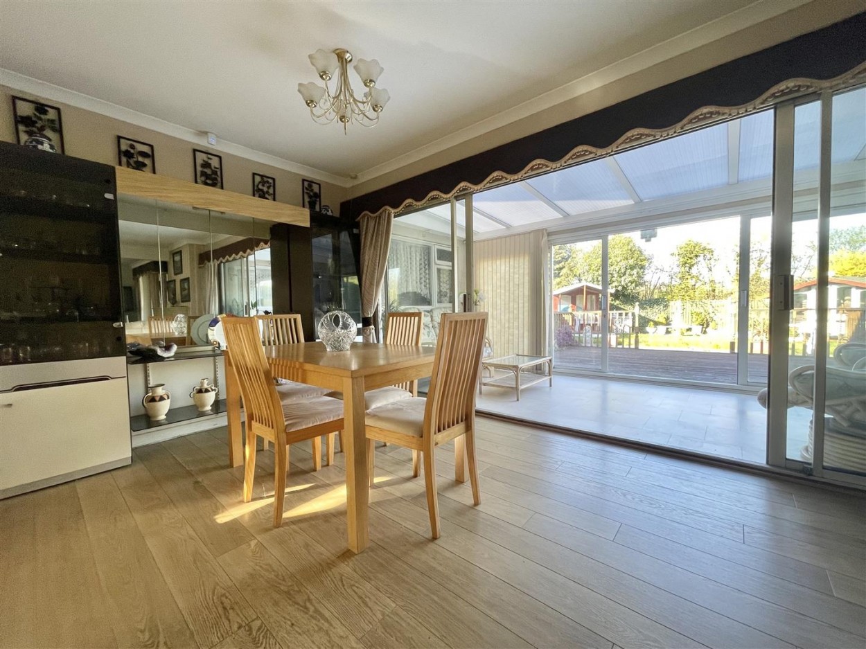 Open Plan Lounge Diner