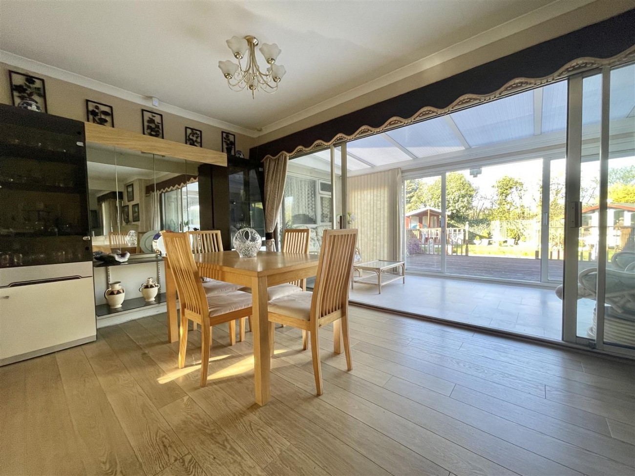 Open Plan Lounge Diner