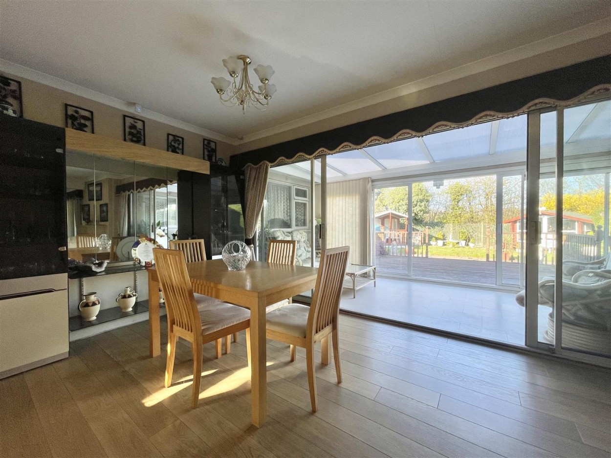 Open Plan Lounge Diner
