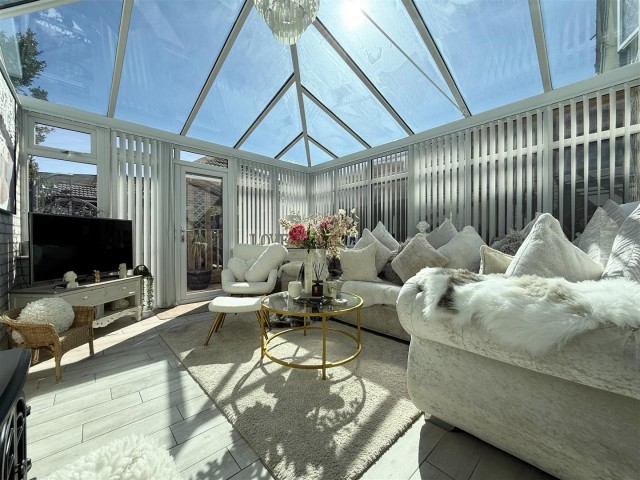 Bentinghouse Road, Eyres Monsell