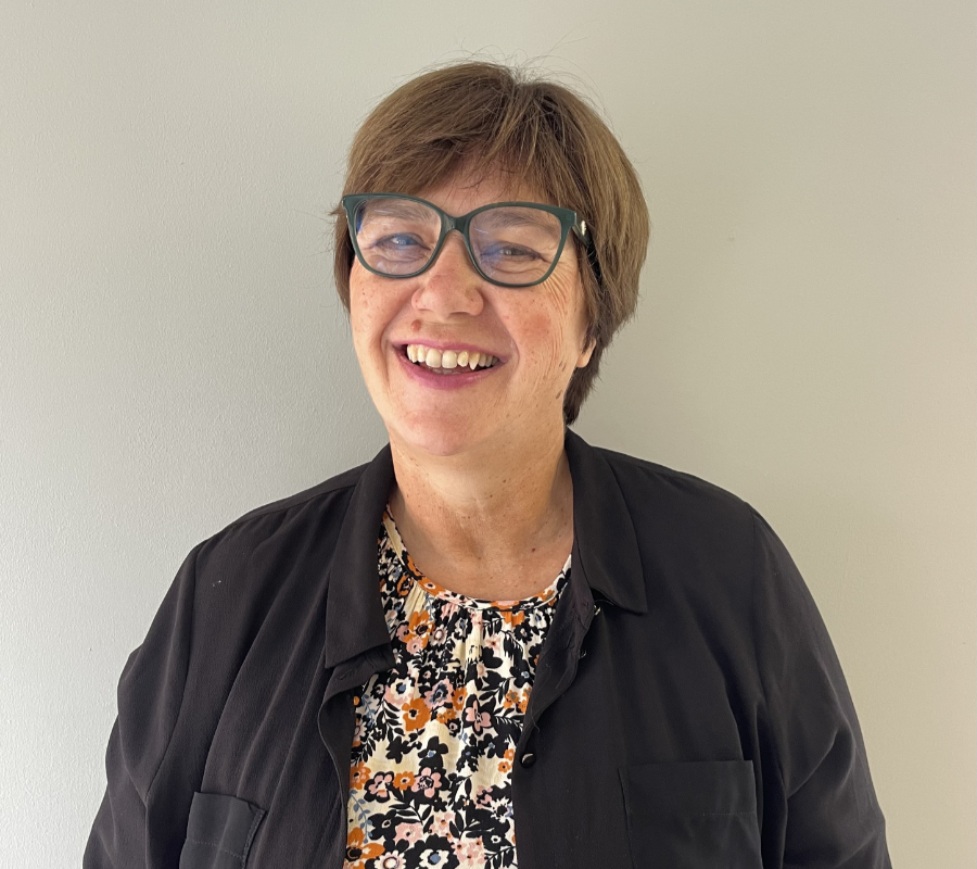 Valerie Putnam, Senior Sales Negotiator